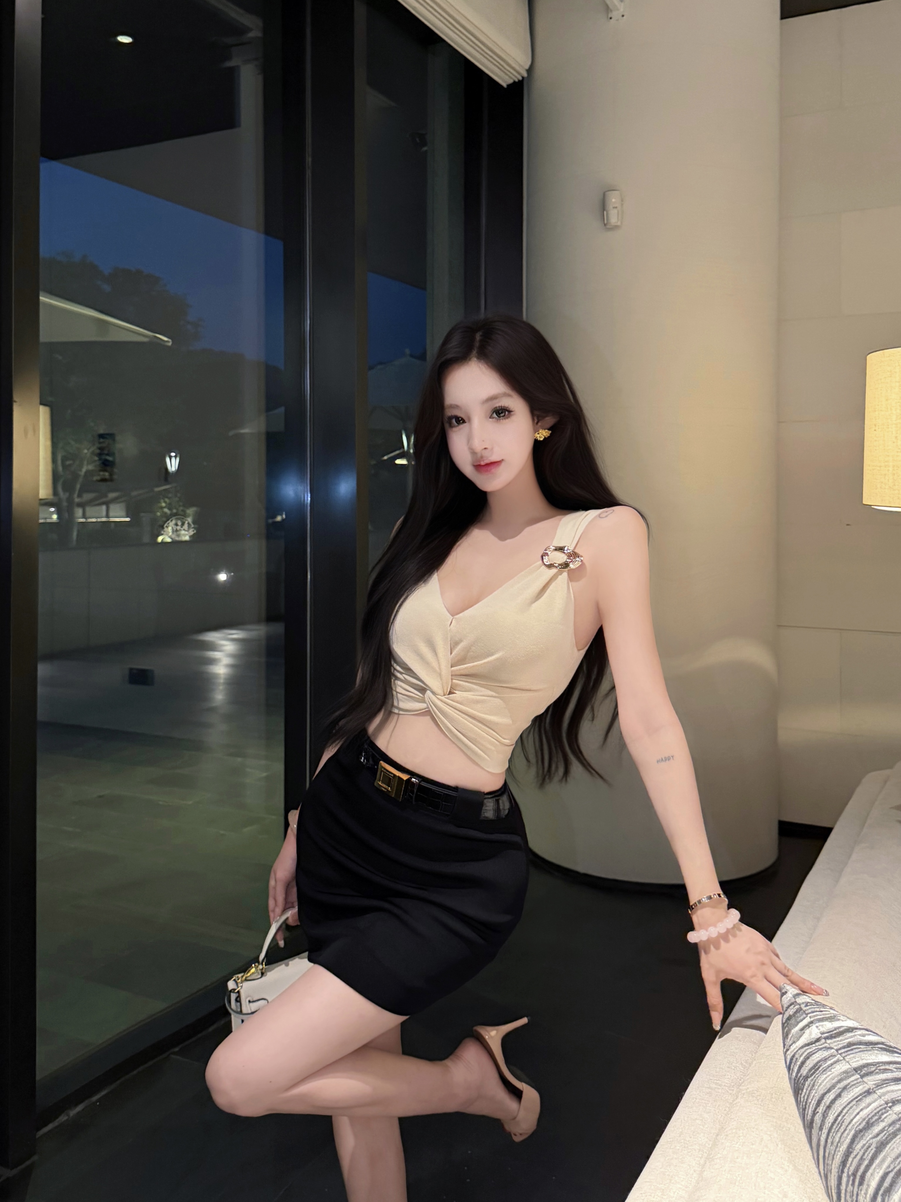 실사 정가 티 Na 천 골드 로얄 자매 바람 품격 금속 링 버클 행침 목 슬립 맨위 반 스커트 세트