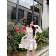 批发<b class='q'>实拍</b>实价  杏粉碎花吊带连衣裙早秋新款显瘦a字裙
