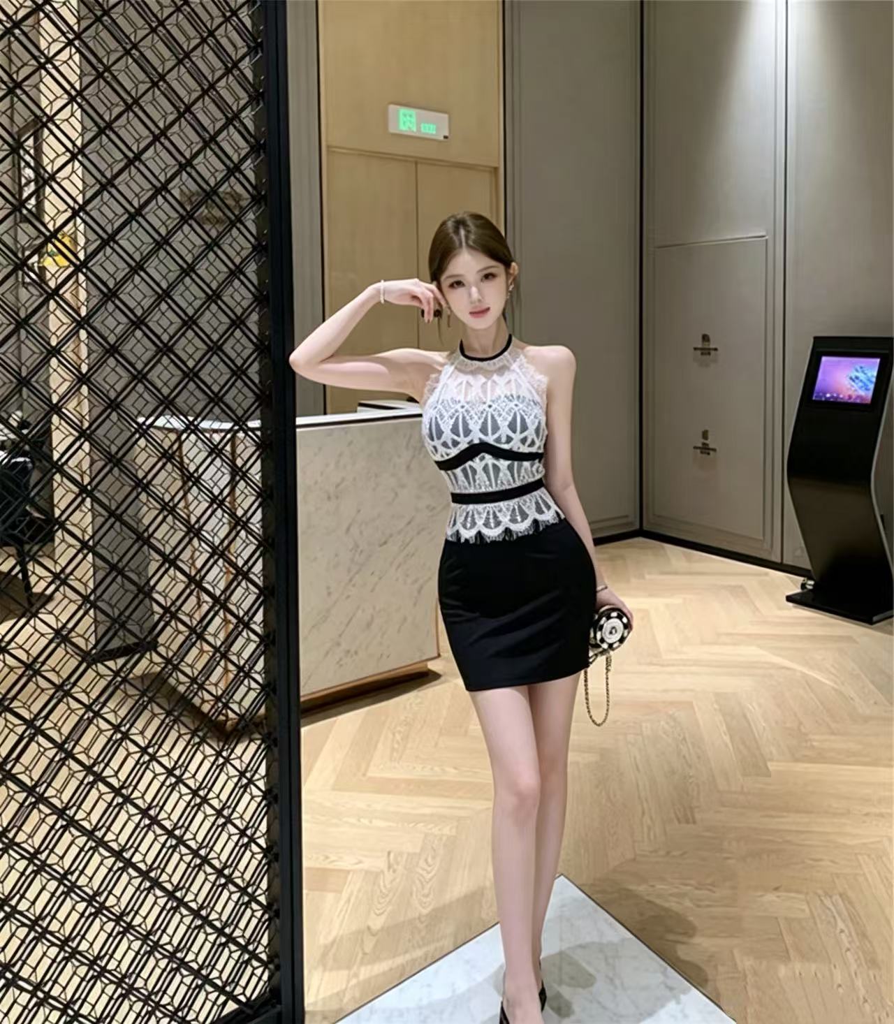 无袖蕾丝拼接连衣短裙 服裝批發女裝批發服飾貨源