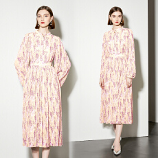 批发实拍2026年开春新款百褶附腰带灯笼袖<b class='q'>连衣裙</b>女