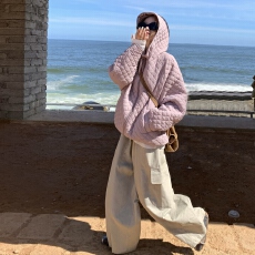 批发张<b class='q'>贝贝</b>轻薄泡芙菱格连帽棉服宽松显瘦保暖韩系ins风学生棉衣外套