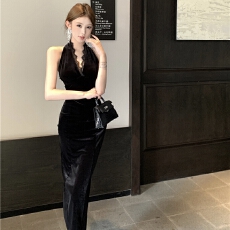 批发气质露背后<b class='q'>开叉</b>V领睫毛花边挂脖中长款<b class='q'>连衣裙</b> 高级感礼服裙