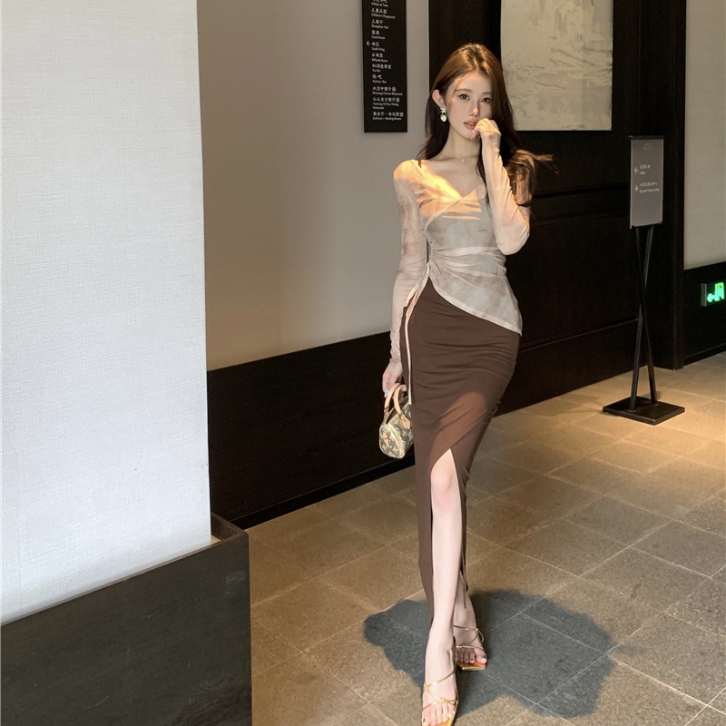 실사 꽃무늬 V넥 펌프 로프 주름 망사 맨위 몸매 가꾸기 슬림해 보이는 십자가 롱 코트 슬립 점프 슈트 치마 세트