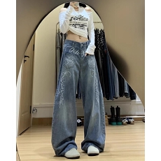 批发玫瑰字母刺绣牛仔裤水洗做旧设计感<b class='q'>裤子</b><b class='q'>男</b>女款cleanfit直筒弯刀裤