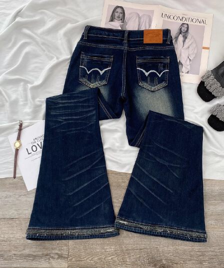 레트로 블루 로우 웨이스트 부츠컷 청바지 여성 2026 가을 몸매 가꾸기 슬림해 보이는 다용도 바닥 청소 나팔 바지