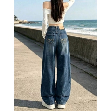 批发阔腿牛仔<b class='q'>裤</b>女2026新款秋爆款设计感美式慵懒风<b class='q'>显瘦</b>直筒宽松弯刀<b class='q'>裤</b>
