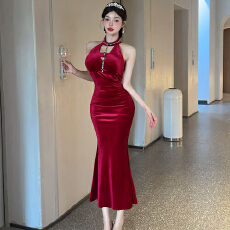 批发实拍 性感镂空镶钻挂脖礼服长裙纯欲气质长款丝绒包臀连衣裙女