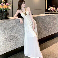 批发实拍法式优雅气质重工镶钻V领挂脖吊带连衣裙女大摆<b class='q'>性感</b>礼服长裙