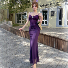 批发实拍<b class='q'>蕾丝</b>拼接带胸垫V领吊带连衣裙女御姐风设计气质鱼尾礼服长裙