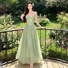 批发实拍海边度假吊带沙滩裙花朵海岛绝美海滩连衣裙旅游长裙子女装