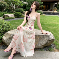 批发实拍 网纱花朵吊带<b class='q'>连衣裙</b>女夏季海边度假收腰显瘦气质沙滩裙长裙