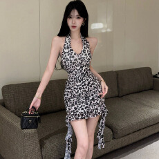 批发实拍美式豹纹挂脖吊带连衣裙女夏季辣妹不规则荷叶边包臀背心短裙