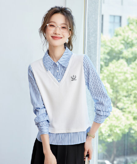 2026 가을 새로운 학원 스타일 페이크 레이어드 스트라이프 셔츠 칼라 후드티 여성 풀오버 캐주얼 슬림해 보이는 맨위