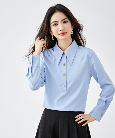 2026 새로운 파란색 긴팔 폴로 칼라 스트레이트 셔츠 올해 인기 달콤함 셔츠 품격 맨위 봄 가을