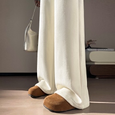 批发实拍2025秋冬新款米白色醋酸羊毛拖地裤加绒毛巾绒软糯阔腿裤<b class='q'>女</b>
