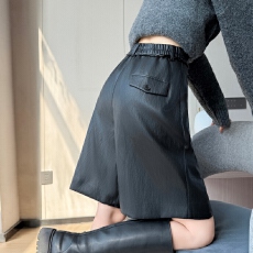 批发实拍2026秋季新款皮裤女高腰休闲裤软皮PU皮潮酷短裤子