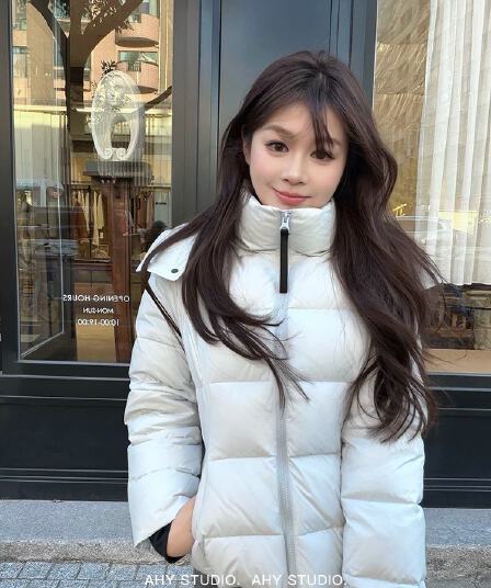 2026 새로운 슈퍼 잘 생긴 얇고 가벼운 갈비 살 몸매 가꾸기 아래 면화 의류 여성 후드 쇼트 스타일 보온 커플 겨울 여성 코트