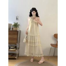 批发实拍美肌理轻盈优雅度假裙2026夏季新款重工刺绣背心气质<b class='q'>连衣裙</b>