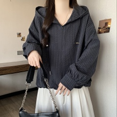 批发实拍韩国2026新款休闲百搭格子防晒上衣设计感连帽拉链短款外套<b class='q'>女</b>