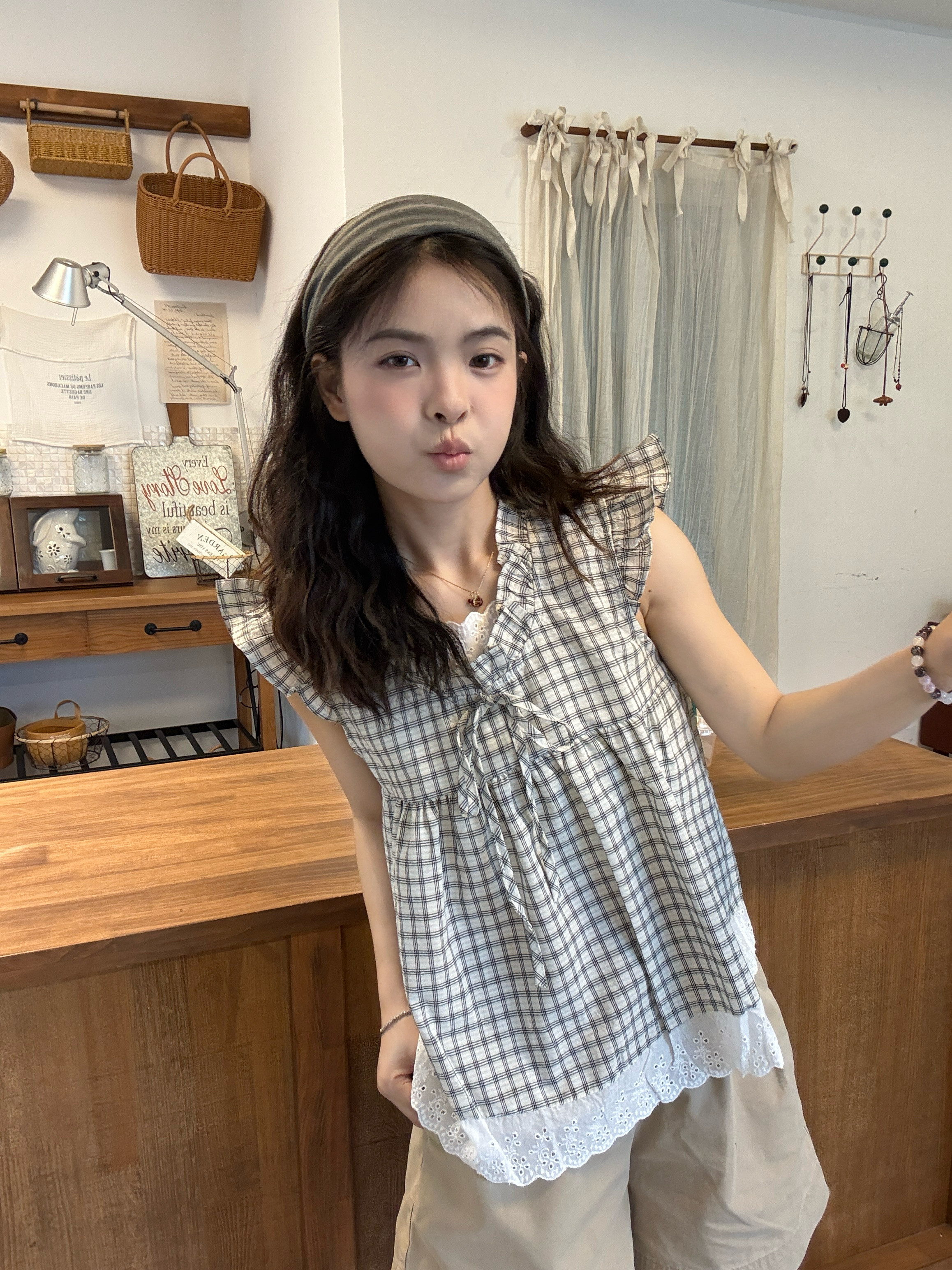 실사 정가 한 부서 체크무늬 페이크 레이어드 여성 셔츠 여름 레이스 패치워크 연령 감소 민소매 인형 셔츠