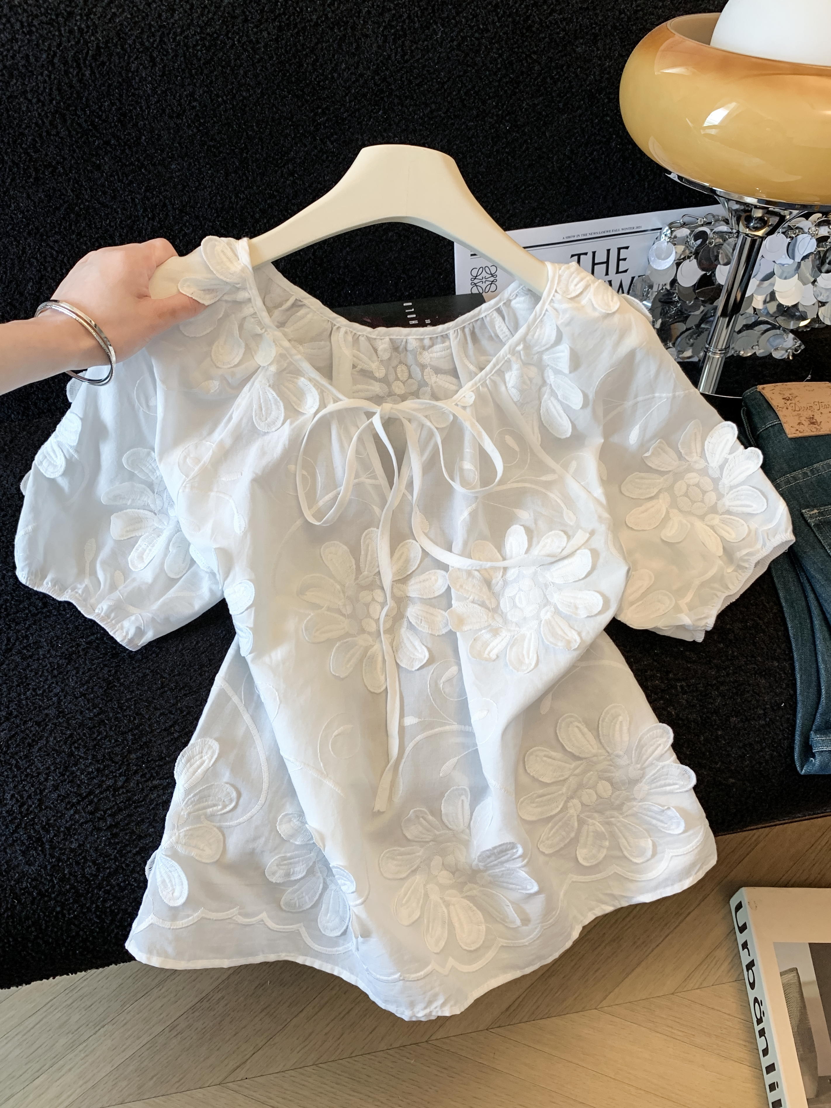 실사 정가 3 차원 꽃 반팔 여성 셔츠 여름 새로운 디자인 센스 작은 대중 루즈핏 한 부서 스트랩 맨위