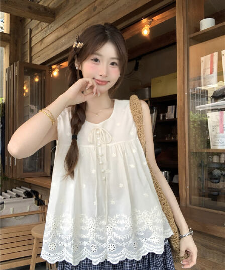 실사 정가 프랑스식 달콤함 휴가 바람 레이스 홀로우 아웃 자수 여성 셔츠 여름 민소매 레이스업 맨위
