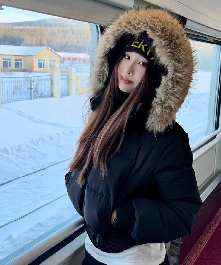 핀란드 눈 상황 허리 수축 쇼트 스타일 켄 콩 바람 다운 재킷 여성 2026 년 새로운 작은 키 큰 모피 칼라 겨울 재킷