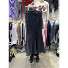 批发韩国东大门2025秋<b class='q'>冬</b>新款高腰显瘦两粒扣鱼尾裙百搭牛仔半身裙