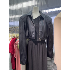 批发2025秋冬复古翻领小个子<b class='q'>短款</b>黑色PU<b class='q'>皮衣</b>宽松机车服夹克外套女