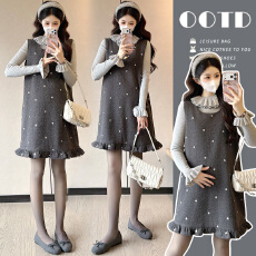 实拍 秋冬新款木耳边下摆爱心毛呢背心裙+蛋糕领打底两件套