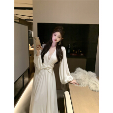 批发实拍复古性感V领纯欲风蕾丝拼接长袖<b class='q'>连衣裙</b>扭结收腰显瘦长裙女