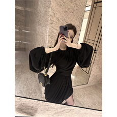 批发实拍早春高级感褶皱设计<b class='q'>灯笼</b>袖长袖连衣<b class='q'>裙</b>女