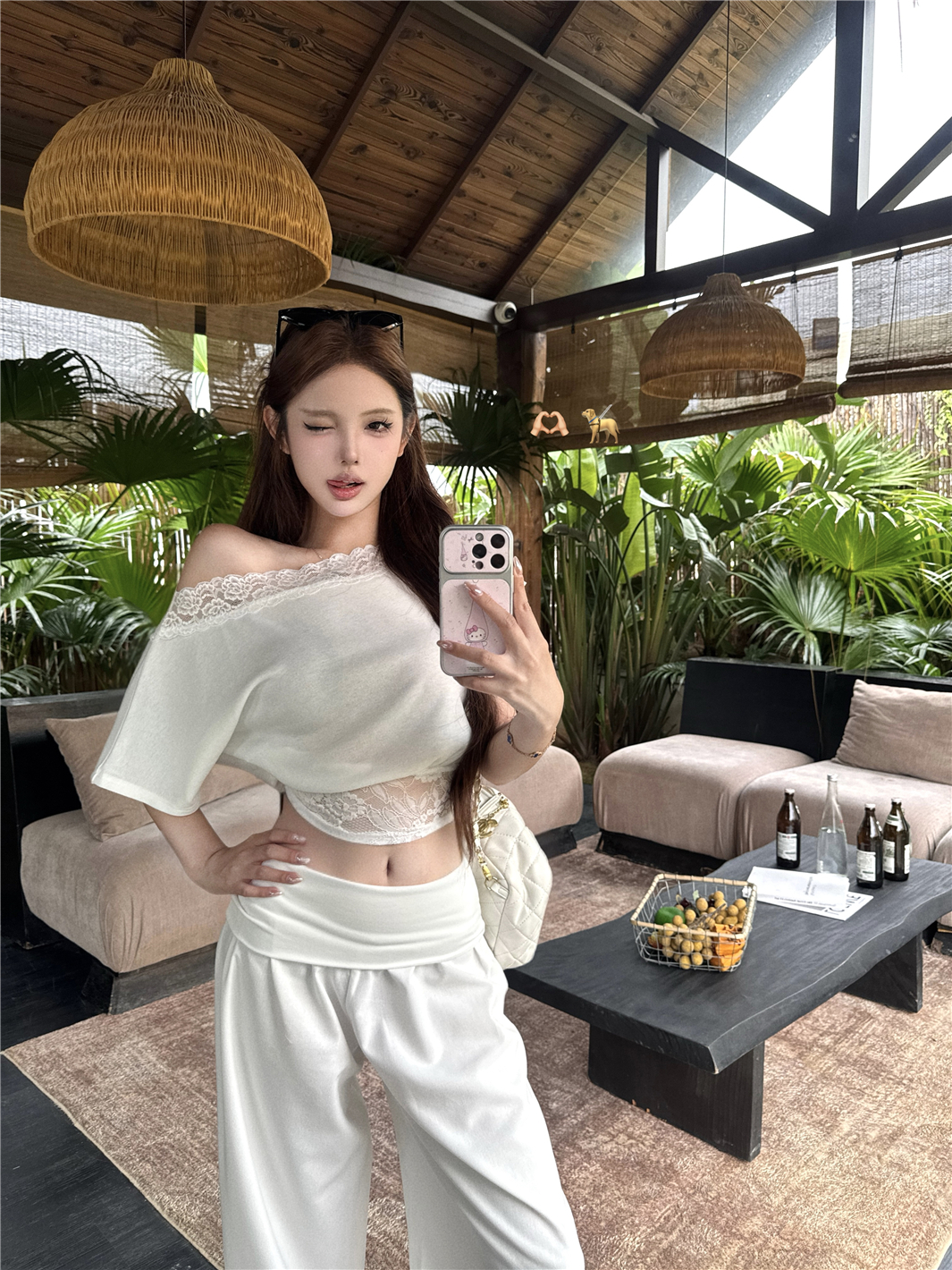 실사 여름 섹시함 레이스 조각 비스듬한 어깨 반팔 허리 수축 슬림해 보이는 티셔츠 루즈핏 스트레이트 와이드 레그 팬츠 세트 여성