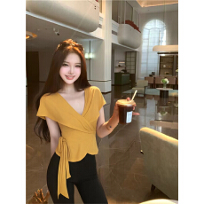 批发实拍夏季复古性感交叉V领绑带收腰显瘦<b class='q'>T</b><b class='q'>恤</b>上衣女