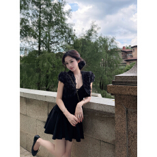 批发实拍夏季性感V领吊带上衣半身裙<b class='q'>短</b>裙裤花朵外搭开衫三件套女