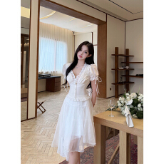 批发实拍夏季性感V领泡泡袖后背绑带显瘦衬衫<b class='q'>不规则</b>百搭<b class='q'>半身裙</b>套装女