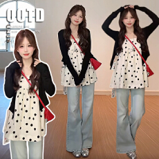 批发现现抖音爆款春夏波点吊带上衣+防晒开衫+洗水微喇牛仔<b class='q'>裤</b>