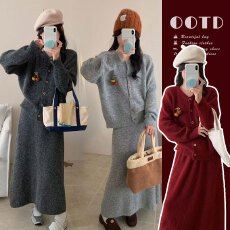 批发<b class='q'>实拍</b>2025秋冬新款小南瓜别针针织开衫+可调节带半身裙孕妈套装