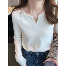 批发小香风<b class='q'>西装</b>内搭v领秋季毛衣