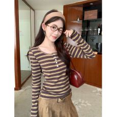 批发设计感<b class='q'>条纹</b><b class='q'>打底衫</b>长袖T恤女秋冬修身百搭内搭上衣潮