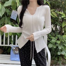 批发v领针织打底衫女<b class='q'>秋</b>季新款内搭设计感小众薄款开叉毛衣女上衣