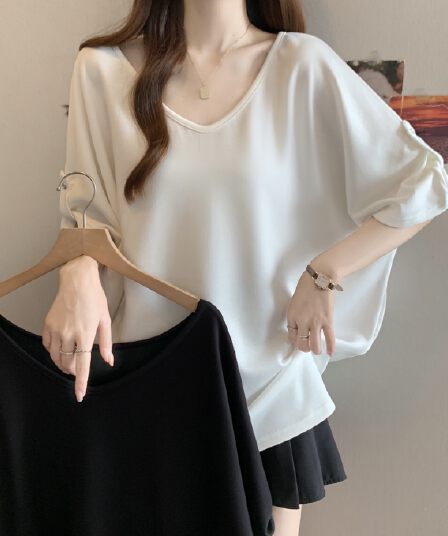 실사 빅 사이즈 느슨함 센스 V넥 느긋한 반팔 티셔츠 여성 여름 새로운 루즈핏 미니멀리즘 슬림해 보이는 다용도 맨위 8009