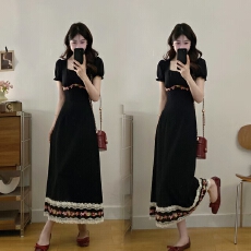 批发实拍大码法式<b class='q'>复古</b>黑色连衣裙女收腰显瘦度假风刺绣蕾丝边裙子8012