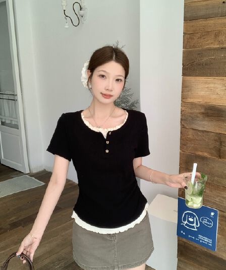 실사 빅 사이즈 검정색 페이크 레이어드 반팔 티셔츠 여성 여름 새로운 배색 패치워크 프릴 쇼트 스타일 맨위 8021
