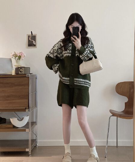 실사 빅 사이즈 니트 오픈 가디건 여성 가을 겨울 착용 가져 가라. 새로운 맨위 디자인 센스 스웨터 코트 두 조각 여성 세트 8065