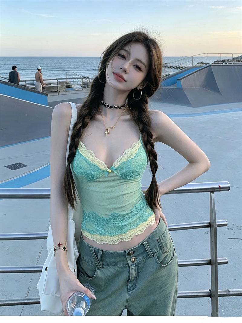 실사 정가 디자인 센스 순수한 욕망 핫걸 레이스 캐미솔 슬림해 보이는 맨위 여름 페이크 레이어드 포함 가슴 패드