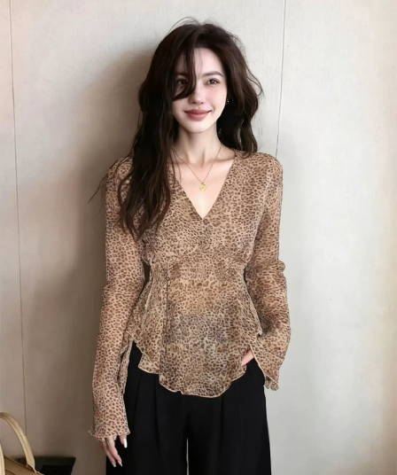 느긋한 느슨함 센스 레오파드 무늬 V넥 쉬폰 블라우스 여성 2026 가을 허리 수축 슬림해 보이는 긴팔 레트로 인사이드 잡아라. 의류