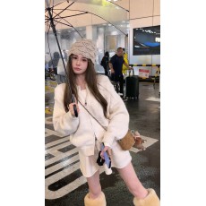 批发<b class='q'>秋</b>冬新款气质时尚百搭纯色上衣+半身裙两件套