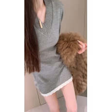 批发秋冬新款气质v领时尚撞色拼接针织<b class='q'>连衣裙</b>