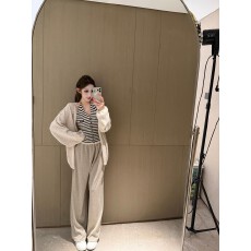 批发秋季新品气质时尚百搭针织开衫+条纹挂脖吊带上衣+阔腿<b class='q'>休闲裤</b>三件